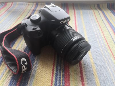Лот: 17999319. Фото: 1. Canon eos 4000d kit. Цифровые зеркальные
