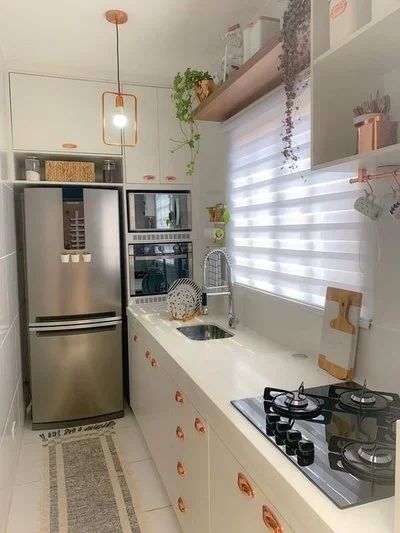 Лот: 15329048. Фото: 1. Беловая угловая кухня Контрастные... Кухонные гарнитуры