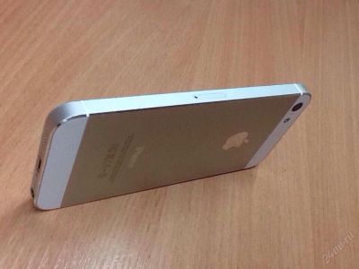 Лот: 3726069. Фото: 1. Apple iPhone 5 16gb white. Смартфоны