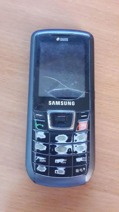 Лот: 4255180. Фото: 1. Samsung DUOS. Кнопочные мобильные телефоны