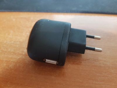 Лот: 25407135. Фото: 1. Зарядное устройство USB 5V 1A. Зарядные устройства, блоки питания, адаптеры сетевые для смартфонов