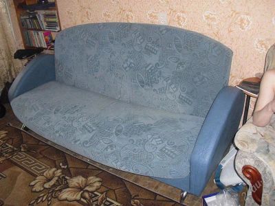 Лот: 822100. Фото: 1. диван срочно обмен на предложенное. Кресла, пуфы