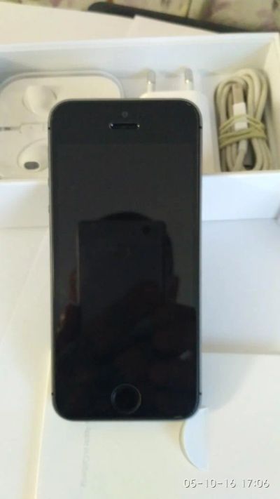 Лот: 8290733. Фото: 1. Продам iPhone 5S,оригинал,на гарантии... Смартфоны