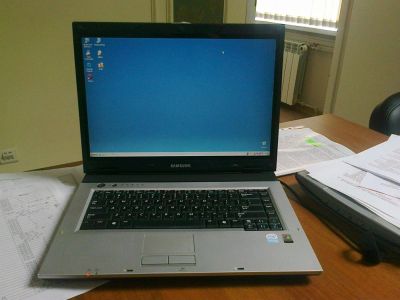 Лот: 3232039. Фото: 1. Ноутбук Samsung 15,4"/Intel Celeron... Ноутбуки