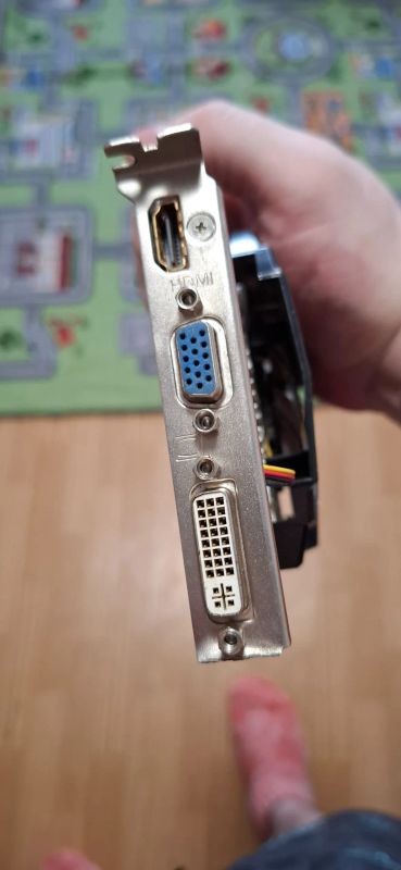 Лот: 24918529. Фото: 1. GeForce GT 440. Видеокарты