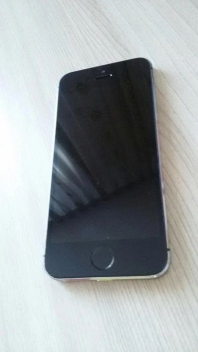 Лот: 6679340. Фото: 1. iPhone 5s 16Gb Black. Смартфоны