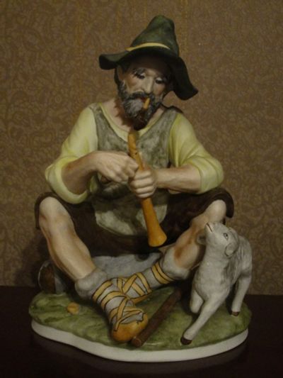 Лот: 17956847. Фото: 1. Фарфоровая фигурка Пастух. Фарфор, керамика