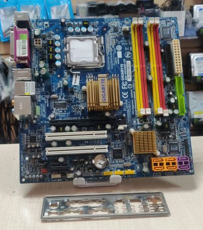 Лот: 20730554. Фото: 1. Мат. плата Gigabyte GA-965GM-S2... Материнские платы