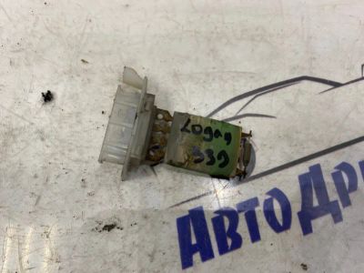 Лот: 21715060. Фото: 1. реостат печки Renault Logan LS12. Двигатель и элементы двигателя