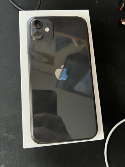 Лот: 18180453. Фото: 1. Apple iPhone 11. Смартфоны