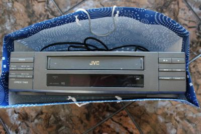 Лот: 5611425. Фото: 1. Видеомагнитофон JVC. Видеомагнитофоны