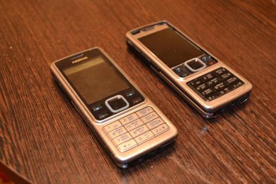 Лот: 3256271. Фото: 1. Nokia 6300 + nokia 6300 на зап... Кнопочные мобильные телефоны