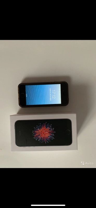 Лот: 12444446. Фото: 1. iPhone SE 64gb Space grey. Смартфоны