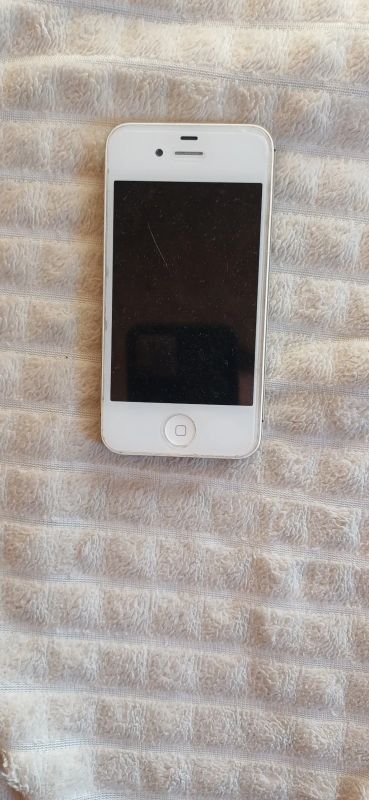 Лот: 25651585. Фото: 1. Iphone 4 16g не включается. Смартфоны