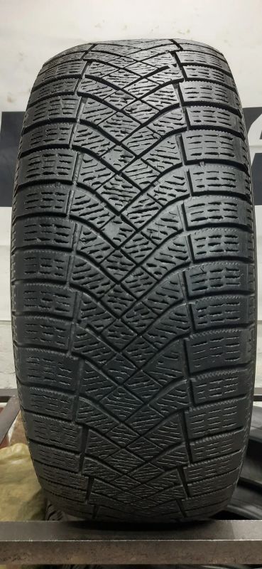 Лот: 19810837. Фото: 1. 205/60R16 96T Pirelli Ice Zero... Шины