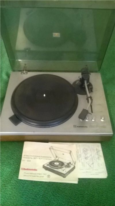 Лот: 8069740. Фото: 1. виниловый проигрыватель Radiotehnika... Виниловые проигрыватели и электрофоны
