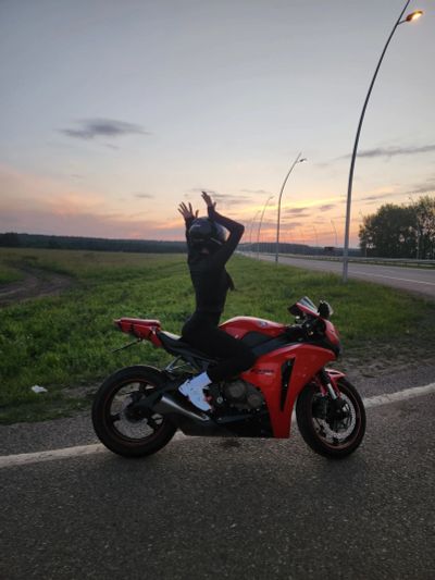 Лот: 24985172. Фото: 1. Мотоцикл CBR1000RR. Мотоциклы