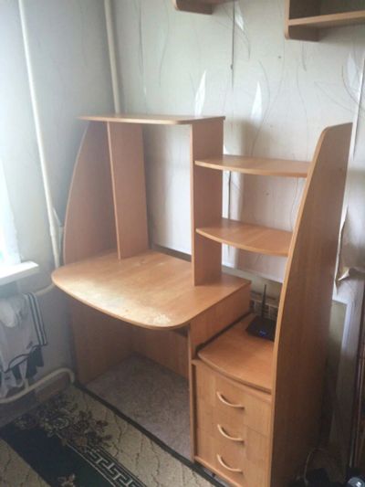 Лот: 9976460. Фото: 1. Продам стол компьютерный , торг. Компьютерные и письменные столы