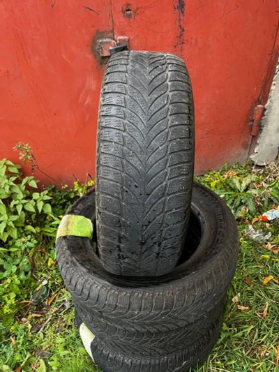 Лот: 25778385. Фото: 1. Зимние шины Goodyear ultragrip... Шины