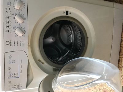 Лот: 14384859. Фото: 1. Стиральная машина Indesit WIL... Стиральные машины