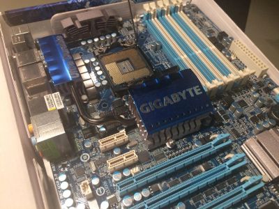 Лот: 8750701. Фото: 1. Gigabyte ga-x58a-ud3r v2. Материнские платы