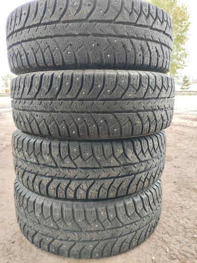 Лот: 25716799. Фото: 1. Bridgestone Ice Cruiser 7000 175... Шины