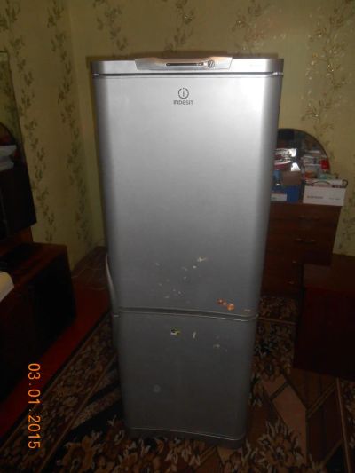 Лот: 4933454. Фото: 1. Холодильник Indesit. Холодильники, морозильные камеры