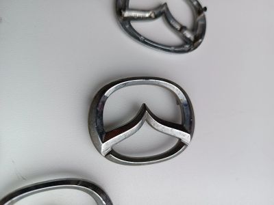 Лот: 19411671. Фото: 1. Эмблема значек Mazda мазда. Другое (шины, диски)