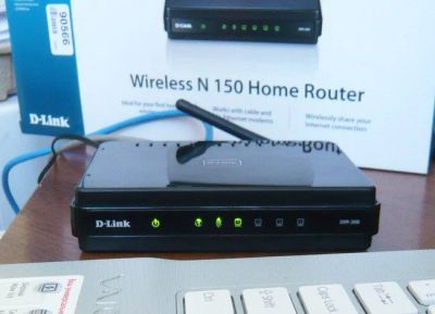 Лот: 5505378. Фото: 1. Беспроводной Wi-Fi маршрутизатор... Маршрутизаторы (роутеры)