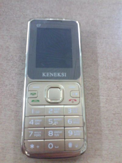 Лот: 3927121. Фото: 1. Keneksi c7. Кнопочные мобильные телефоны