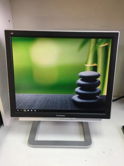 Лот: 9422527. Фото: 1. ЖК монитор 19" Viewsonic VX924... ЖК-мониторы