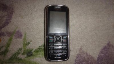 Лот: 8216373. Фото: 1. Nokia 6233 вздулась батарея. Кнопочные мобильные телефоны