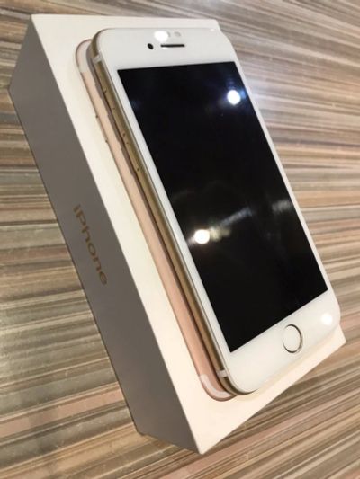 Лот: 12446734. Фото: 1. iPhone 7 128 Gb золотой, телефону... Смартфоны