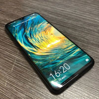 Лот: 19257517. Фото: 1. Смартфон HONOR 10i 4/128Gb. Смартфоны
