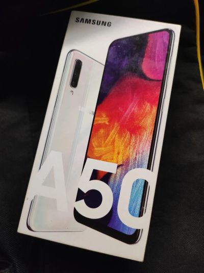 Лот: 19255982. Фото: 1. Samsung Galaxy A50 64gb. Смартфоны