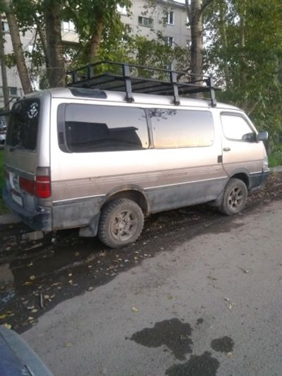 Лот: 16451539. Фото: 1. Задния дверь тойота Хайс KZH 106. Кузов