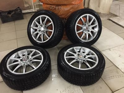Лот: 14792402. Фото: 1. литье с зимней резиной R15 4x114... Шины