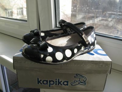Лот: 5506274. Фото: 1. Продам туфли т/м Капика в горох... Туфли