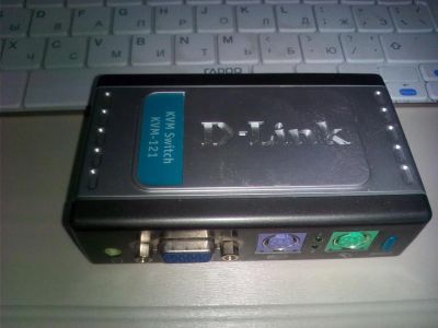 Лот: 10638176. Фото: 1. Двухпортовый переключатель KVM... Шлейфы, кабели, переходники