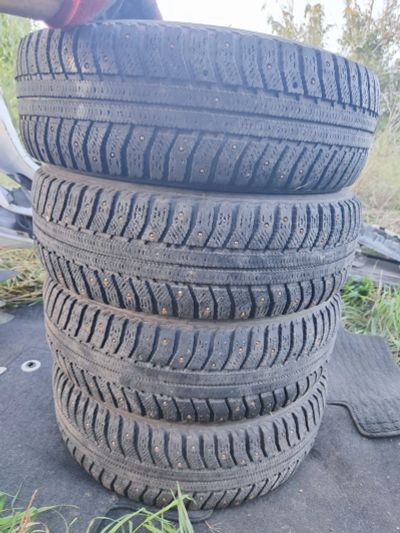 Лот: 23538806. Фото: 1. Зимние шины 195/65/15. Шины