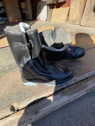 Лот: 25885947. Фото: 1. Сапоги зимние, 43 размер. Сапоги, полусапоги
