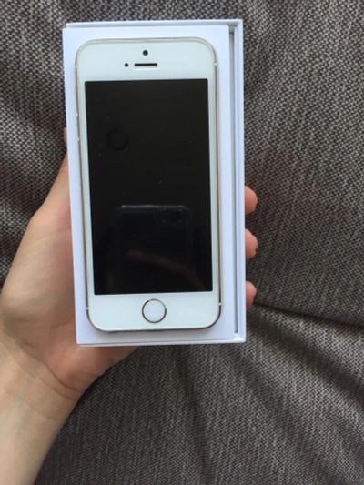 Лот: 8143546. Фото: 1. iPhone 5s 16г золотой. Смартфоны