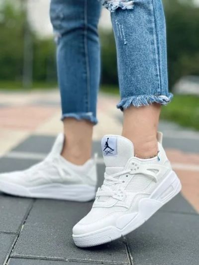 Лот: 20651622. Фото: 1. Кроссовки женские nike air jordan. Кеды, кроссовки, слипоны