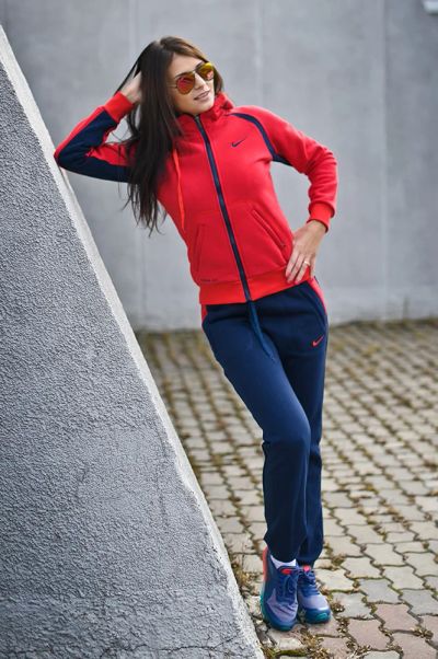 Лот: 8332271. Фото: 1. Nike Костюм (1850). Спортивные костюмы