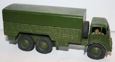 Лот: 3712296. Фото: 1. Металлическая модель Dinky Toys... Игрушки