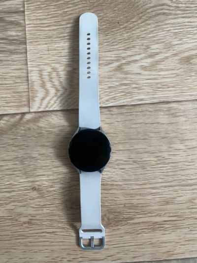 Лот: 21422753. Фото: 1. Samsung Galaxy Watch 5. Смарт-часы, фитнес-браслеты, аксессуары