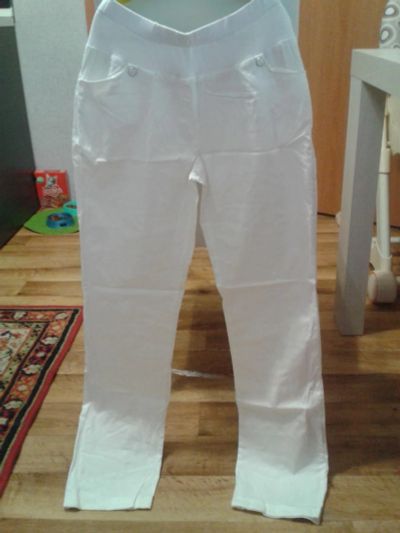 Лот: 9603238. Фото: 1. брюки белые на беременных. Брюки, капри, комбинезоны