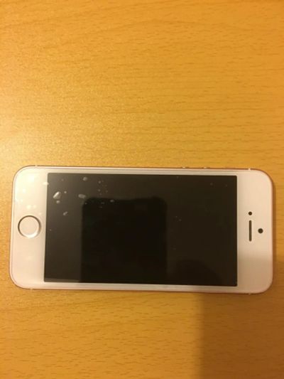 Лот: 9042419. Фото: 1. iPhone SE 64gb розовый. Смартфоны
