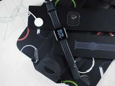 Лот: 21085410. Фото: 1. Apple Watch SE 44mm Nike Оригинал. Смарт-часы, фитнес-браслеты, аксессуары