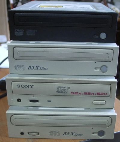 Лот: 3885338. Фото: 1. Продам неисправные DVD и CD-Rom... Приводы CD, DVD, BR, FDD